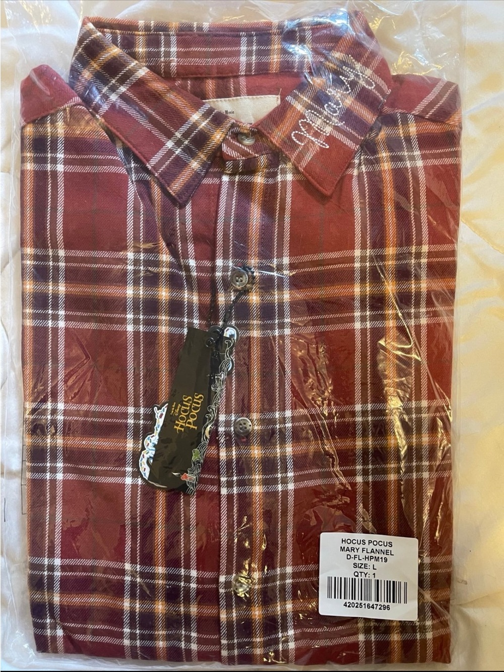 Cakeworthy Disney Hocus Pocus Mary Sanderson Flannel NWT Large Rare Sealed